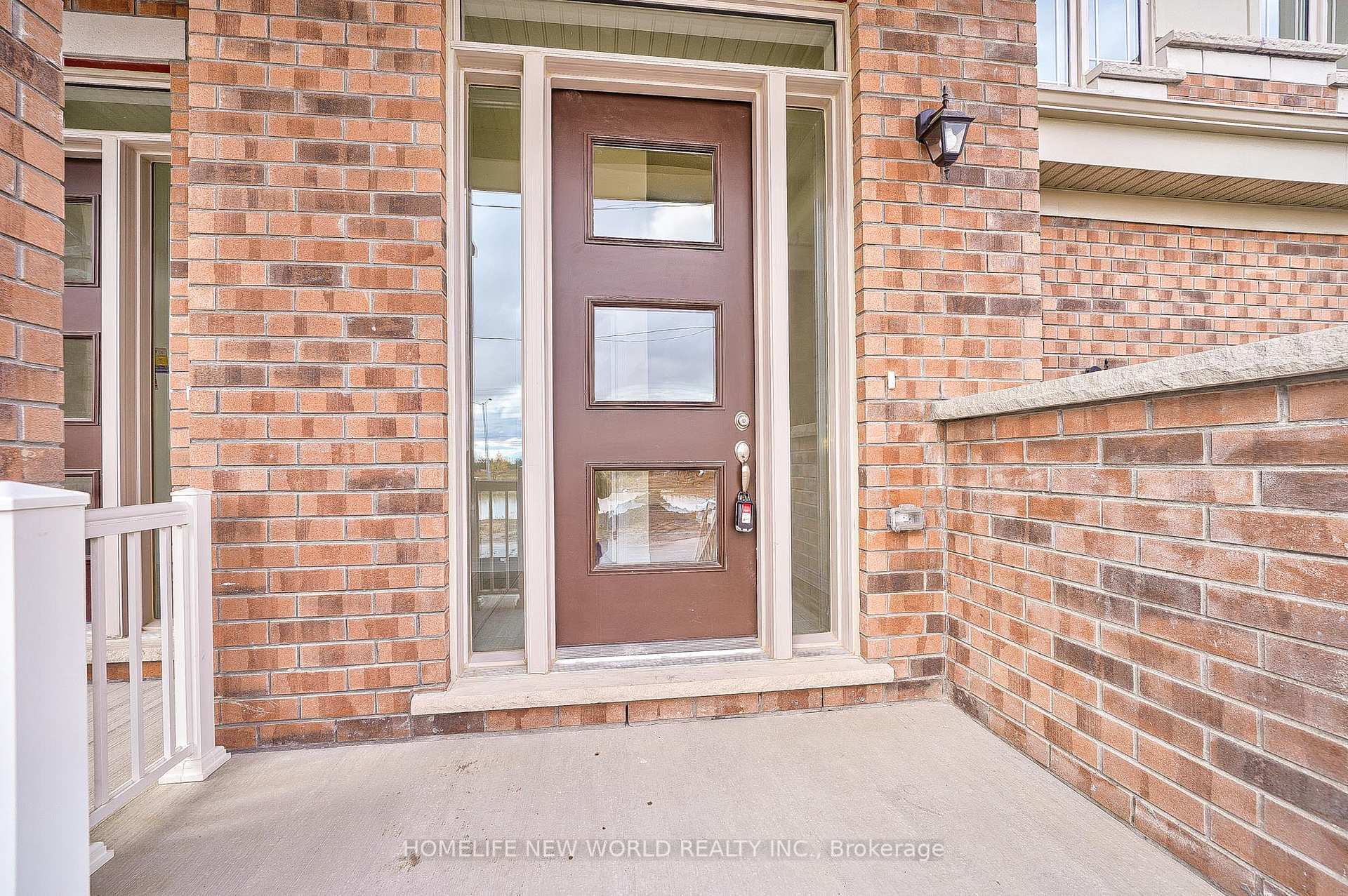 Photo 3 of 1006 Crowsnest Hollow, Pickering, Rural Pickering — HOMEH