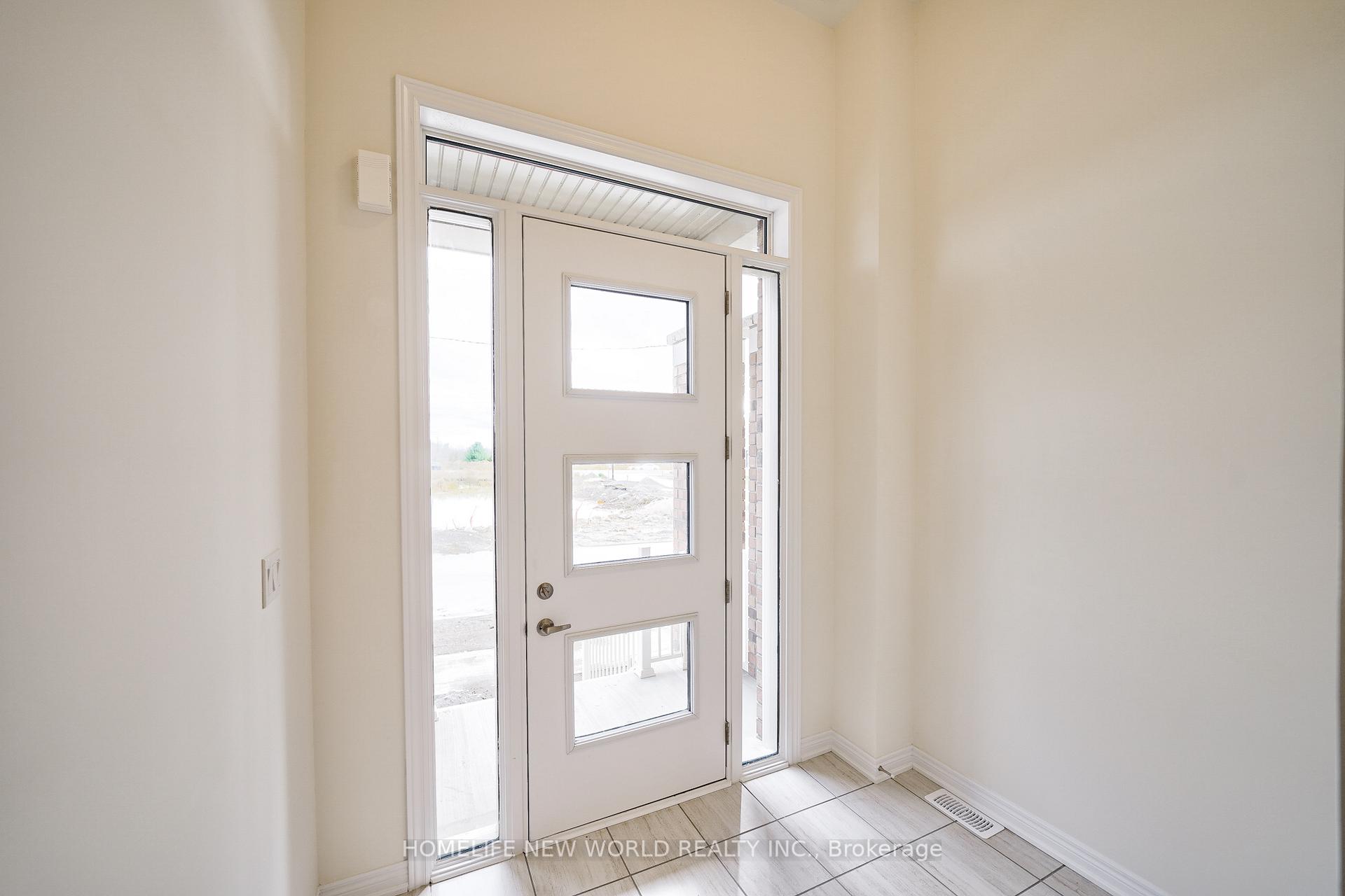 Photo 5 of 1006 Crowsnest Hollow, Pickering, Rural Pickering — HOMEH