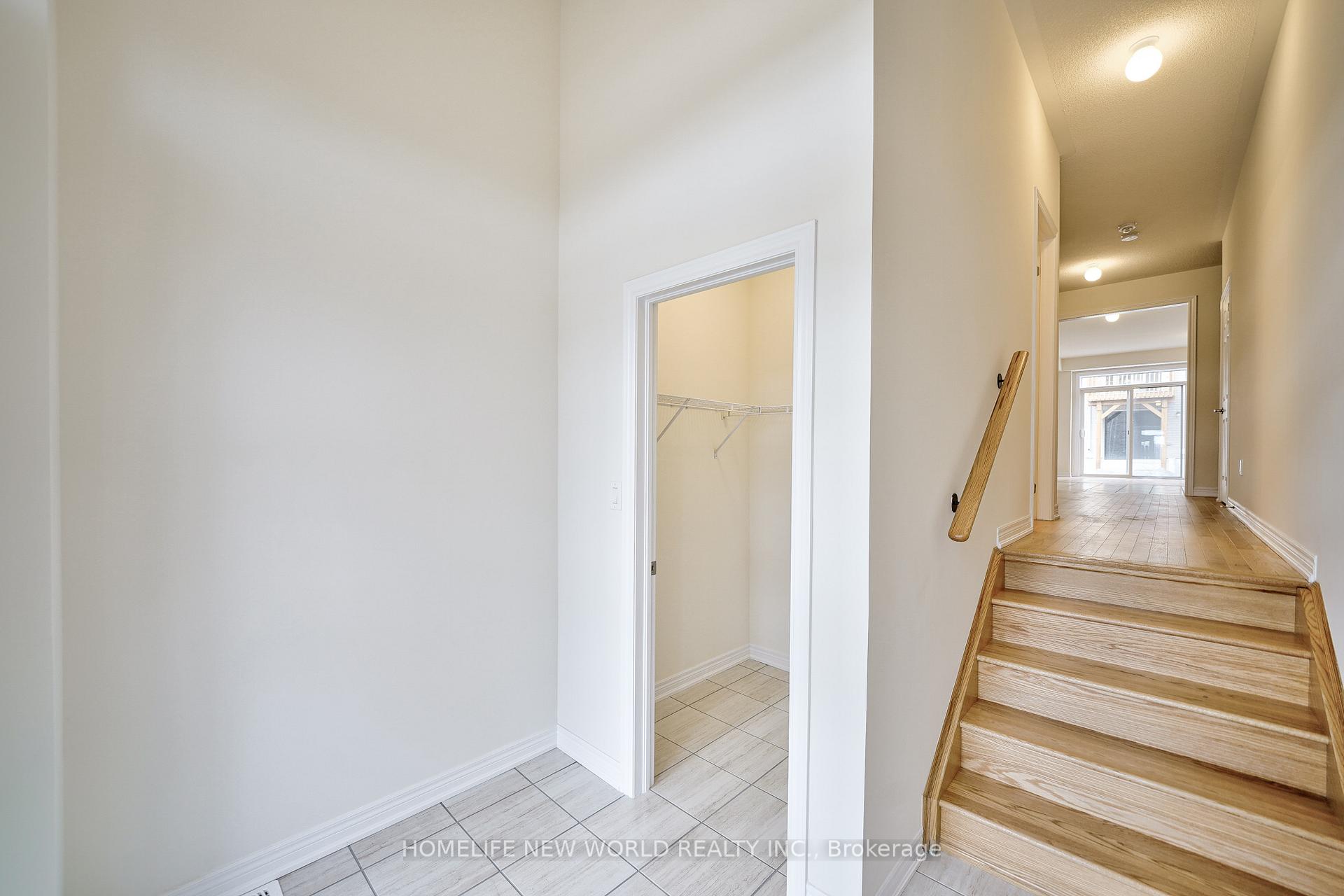 Photo 6 of 1006 Crowsnest Hollow, Pickering, Rural Pickering — HOMEH