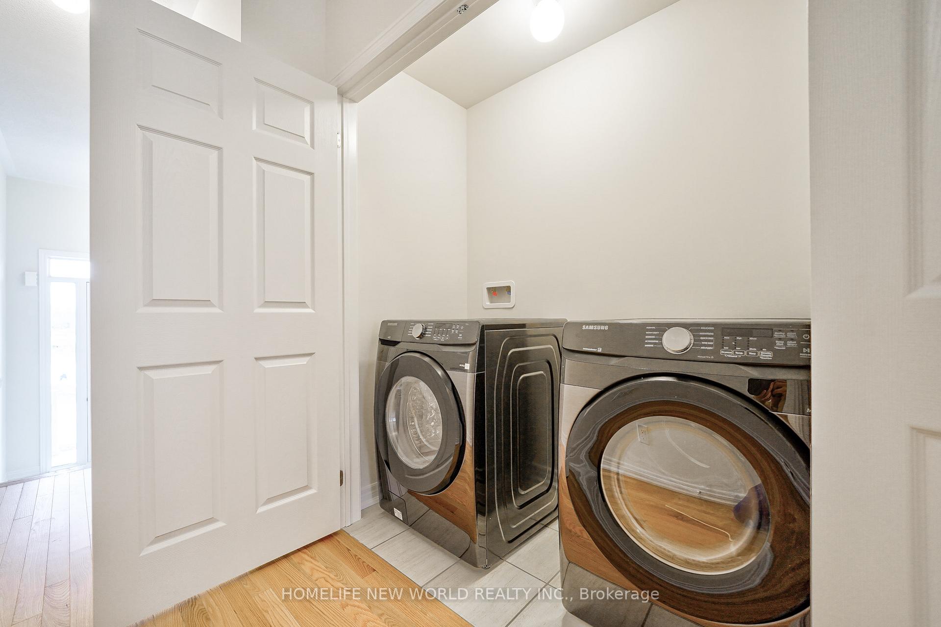Photo 9 of 1006 Crowsnest Hollow, Pickering, Rural Pickering — HOMEH