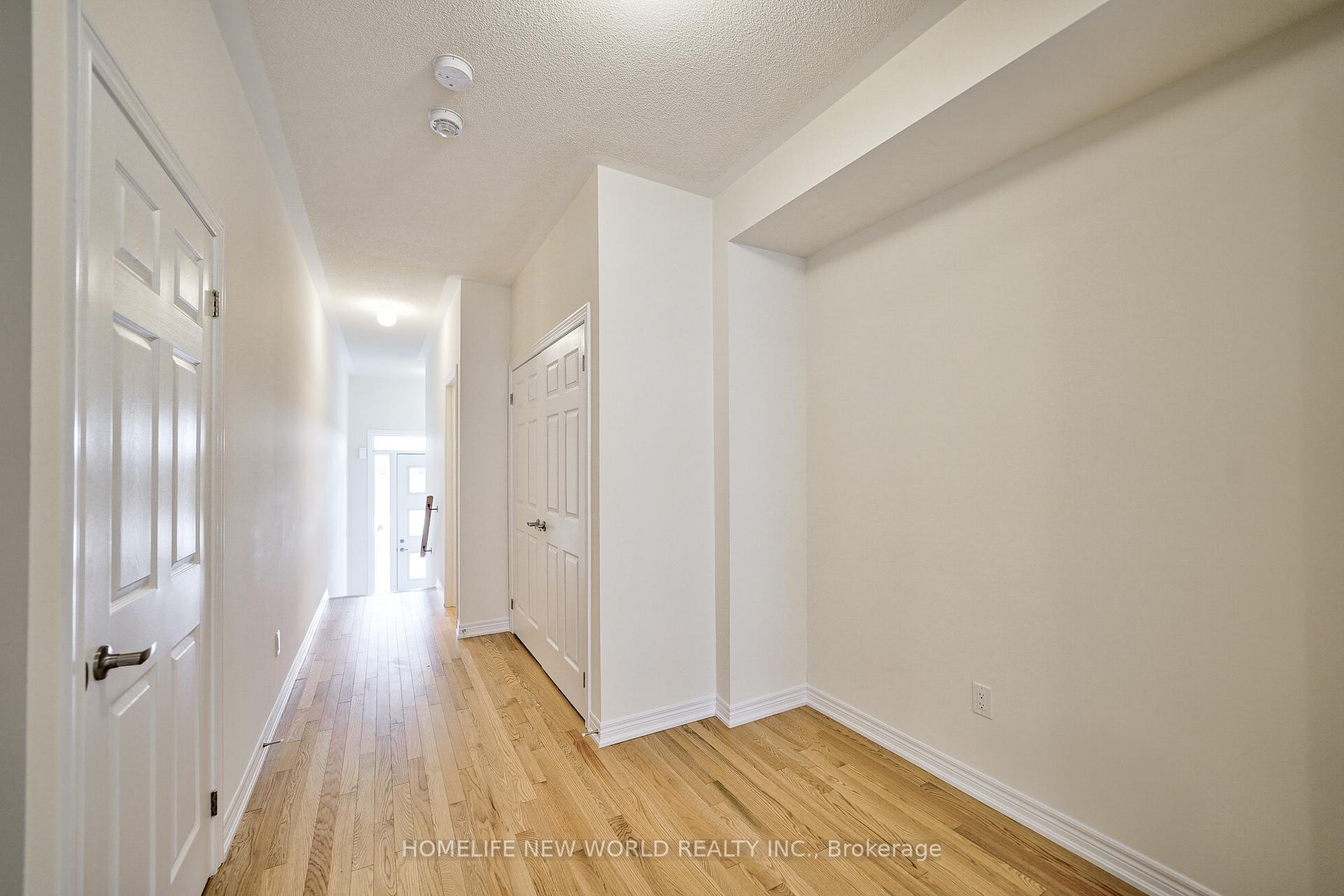 Photo 10 of 1006 Crowsnest Hollow, Pickering, Rural Pickering — HOMEH