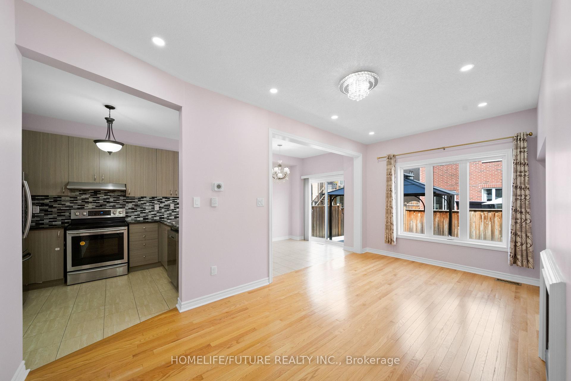 Photo 13 of 1530 Bruny Avenue, Pickering, Duffin Heights — HOMEH