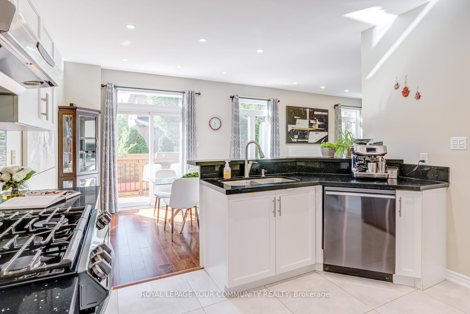 Photo 19 of 67 Cabernet Road, Vaughan, Patterson — HOMEH