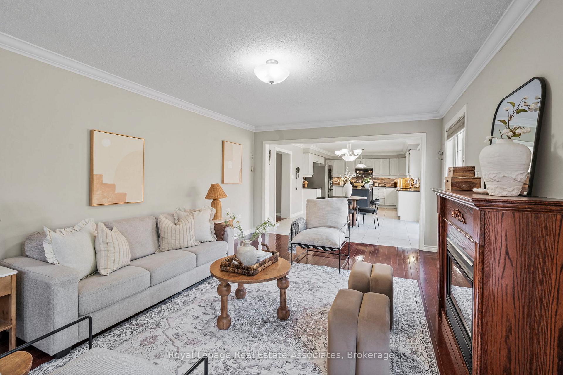 Photo 9 of 10 Westacott Crescent, Ajax, Northwest Ajax — HOMEH