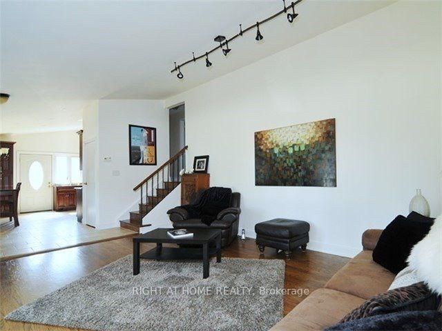 Photo 4 of 1904 Spruce Hill Road, Pickering, Dunbarton — HOMEH