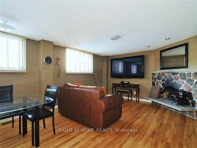 Photo 10 of 1904 Spruce Hill Road, Pickering, Dunbarton — HOMEH