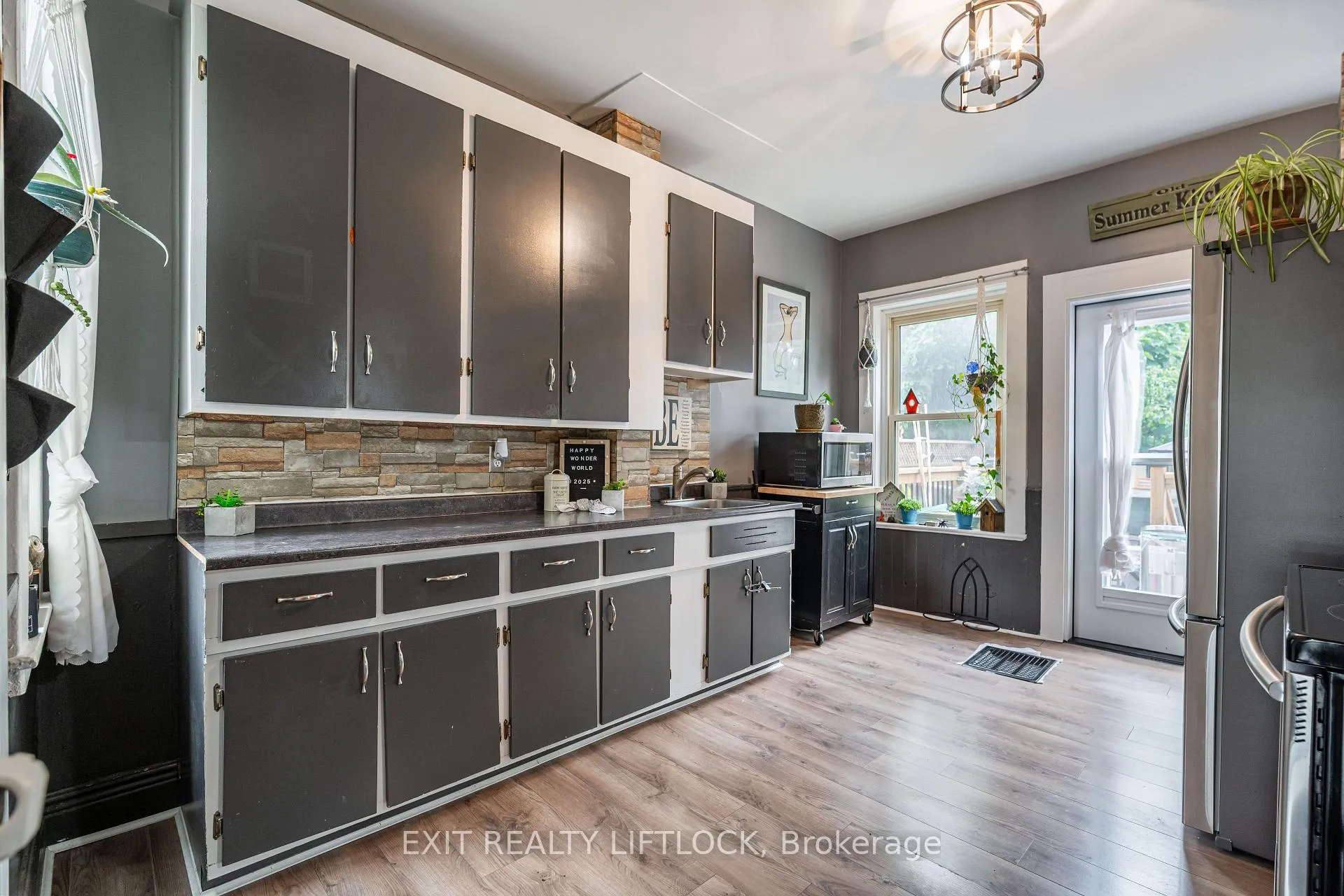 Photo 11 of 468 Cambridge Street, Peterborough, Town Ward 3 — HOMEH