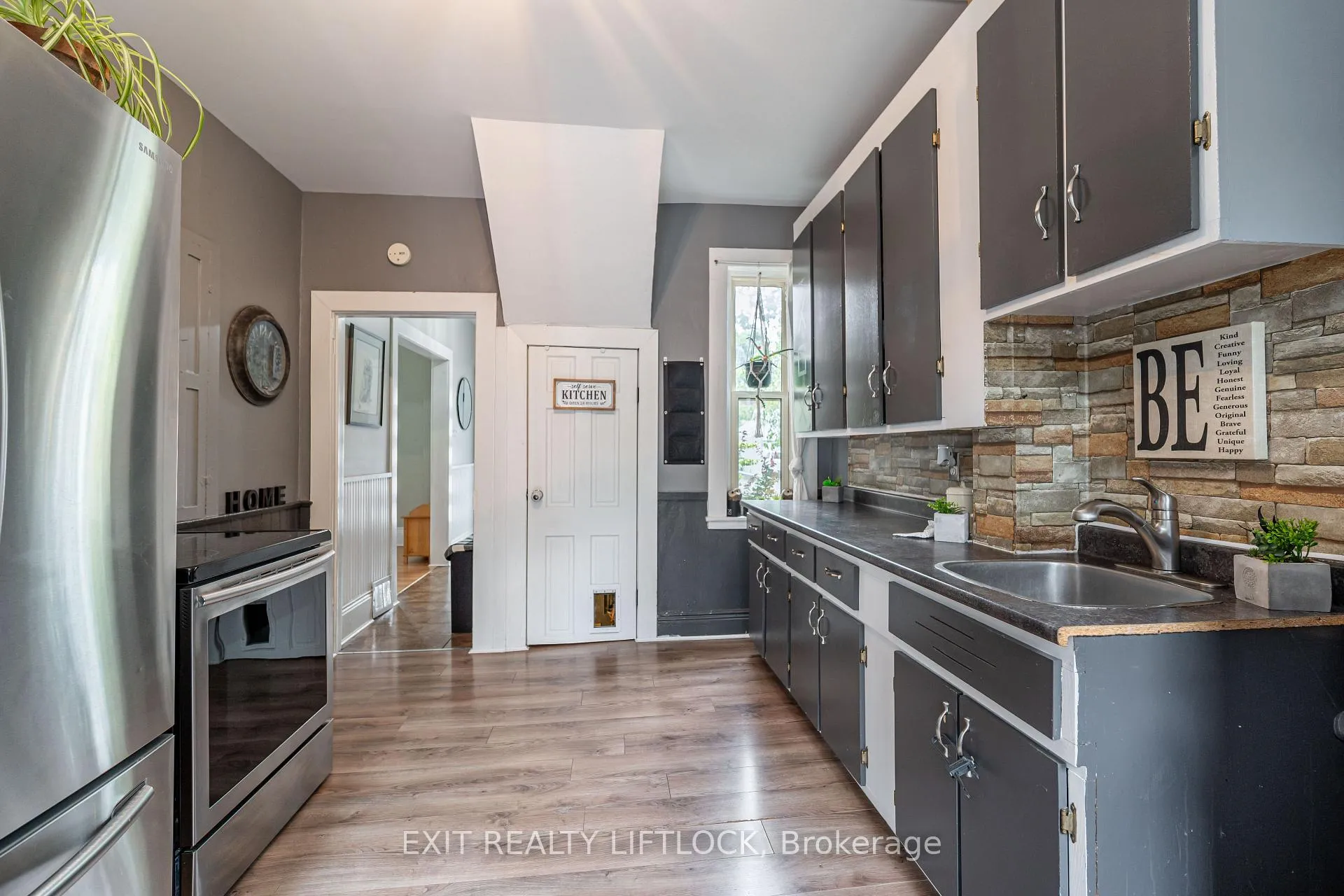 Photo 12 of 468 Cambridge Street, Peterborough, Town Ward 3 — HOMEH