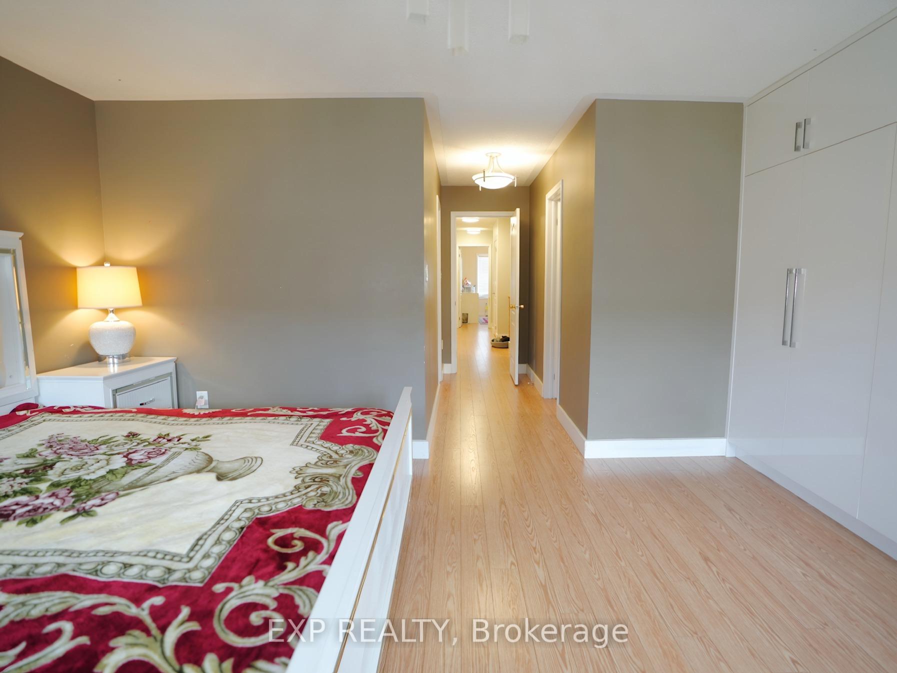Photo 15 of 16 Coranto Way, Vaughan, Vellore Village — HOMEH