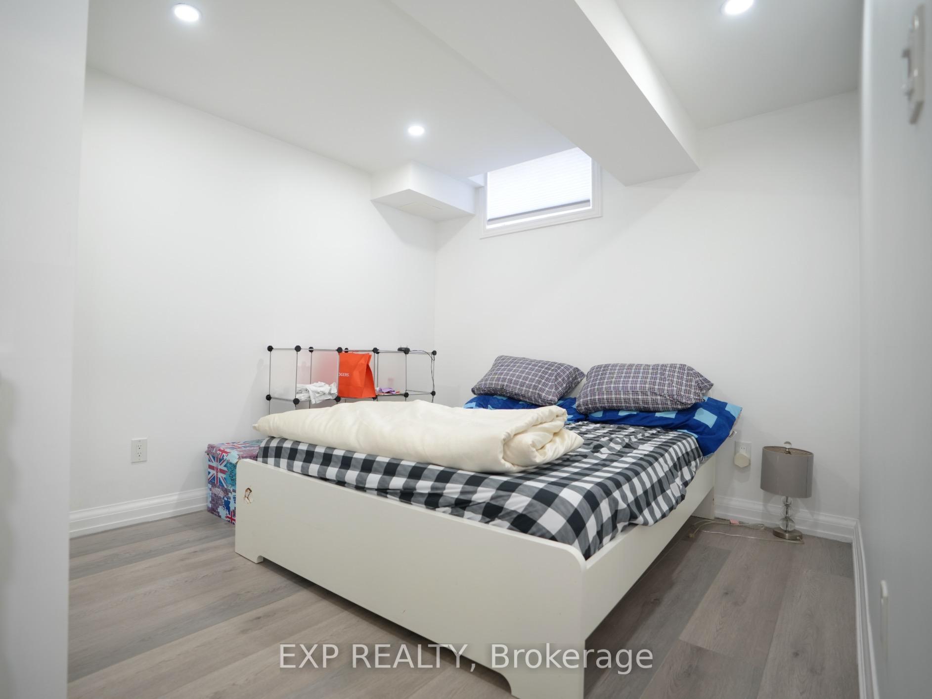 Photo 23 of 16 Coranto Way, Vaughan, Vellore Village — HOMEH