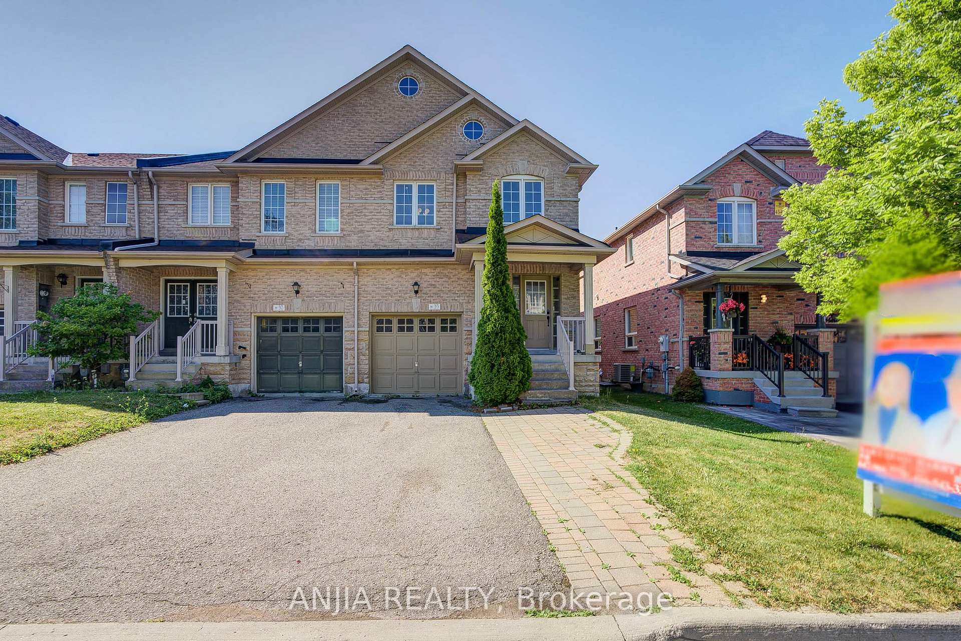 Photo 1 of 35 Martell Gate, Aurora, Bayview Northeast — HOMEH