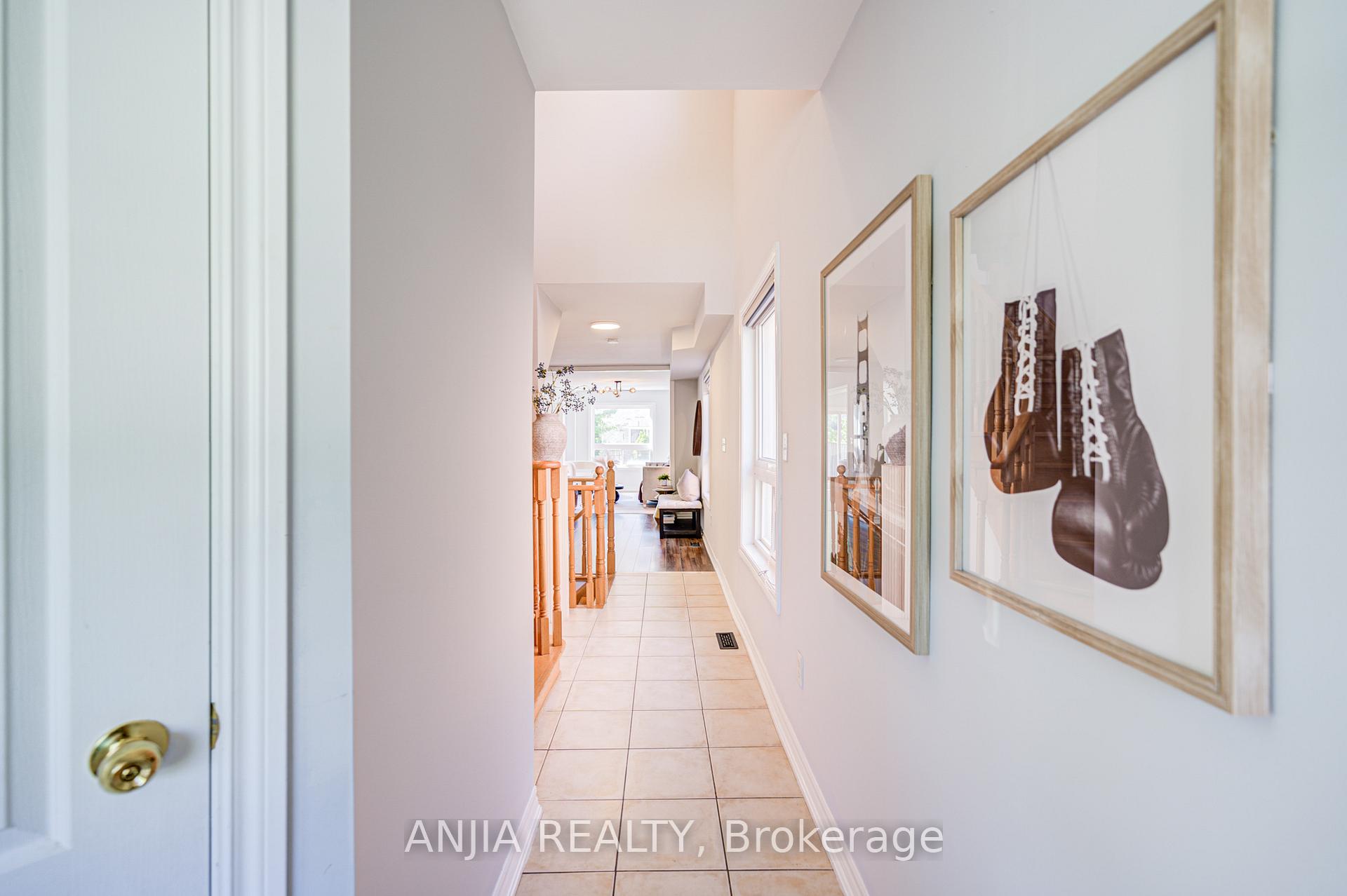 Photo 5 of 35 Martell Gate, Aurora, Bayview Northeast — HOMEH