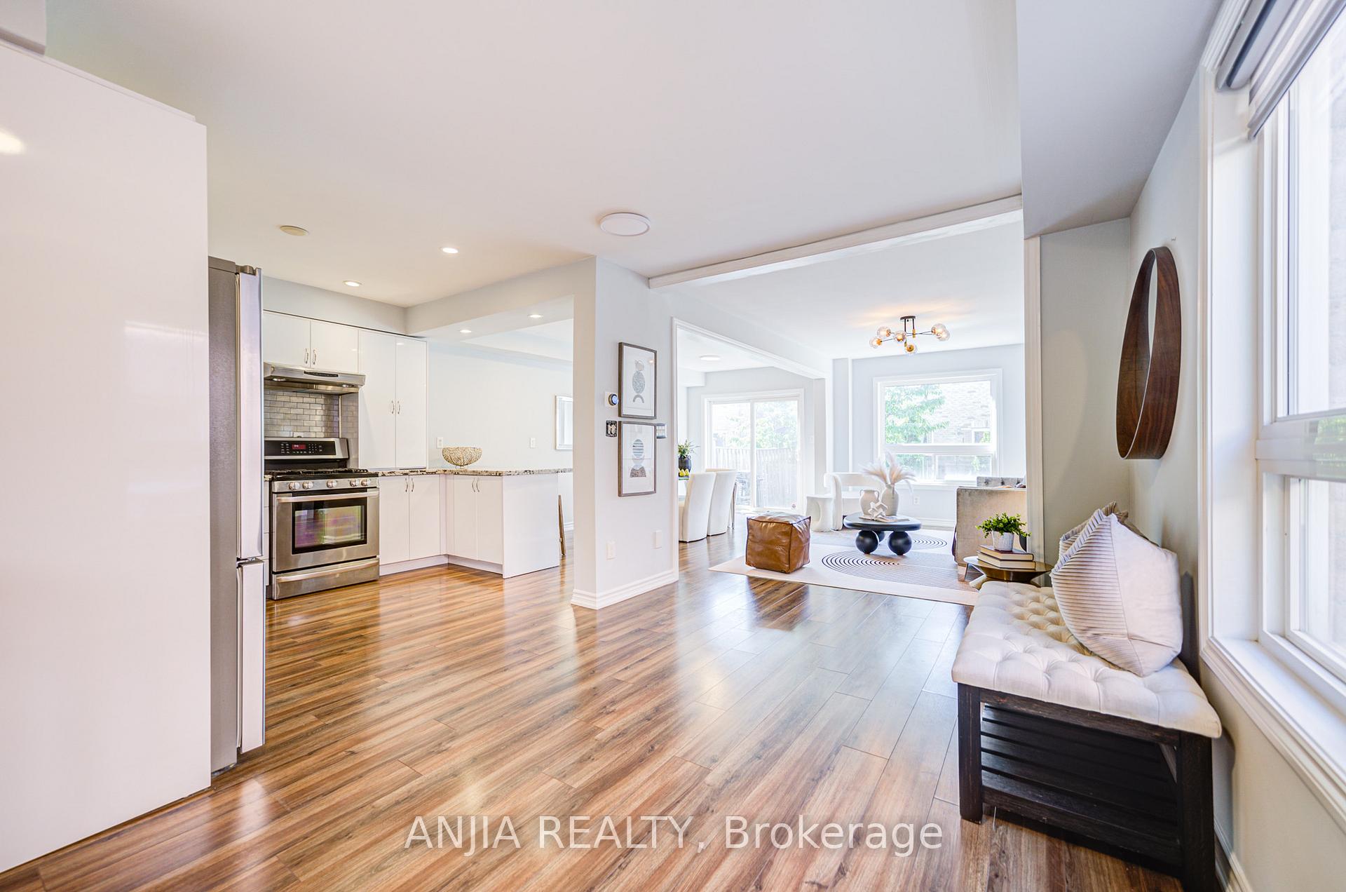 Photo 13 of 35 Martell Gate, Aurora, Bayview Northeast — HOMEH