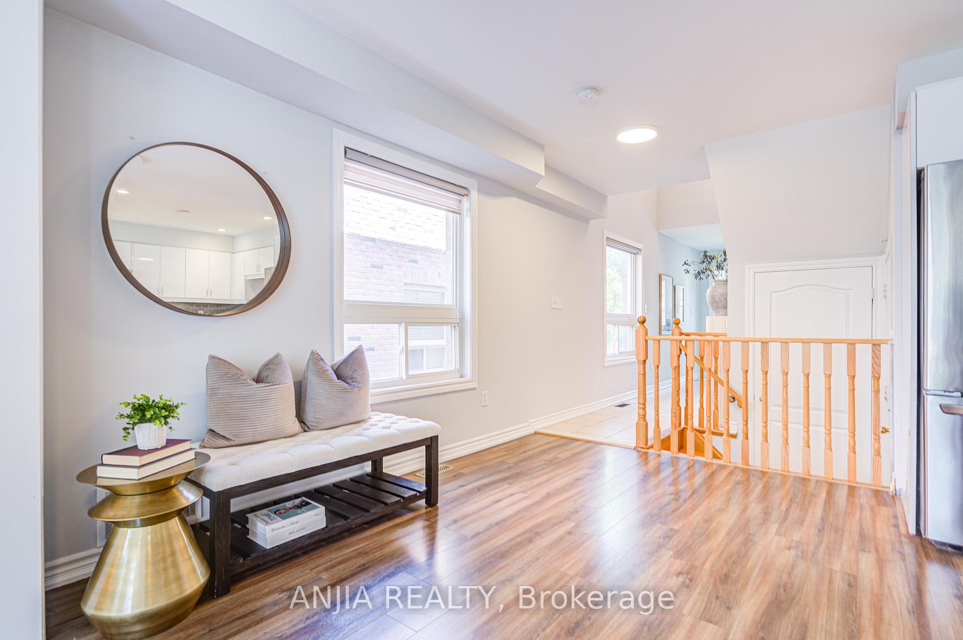 Photo 11 of 35 Martell Gate, Aurora, Bayview Northeast — HOMEH