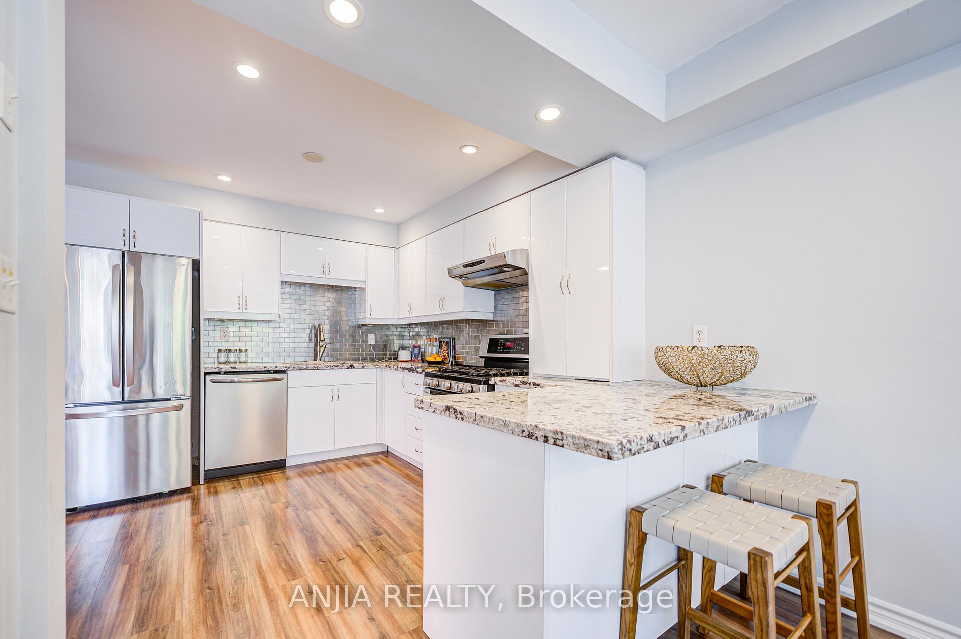 Photo 24 of 35 Martell Gate, Aurora, Bayview Northeast — HOMEH