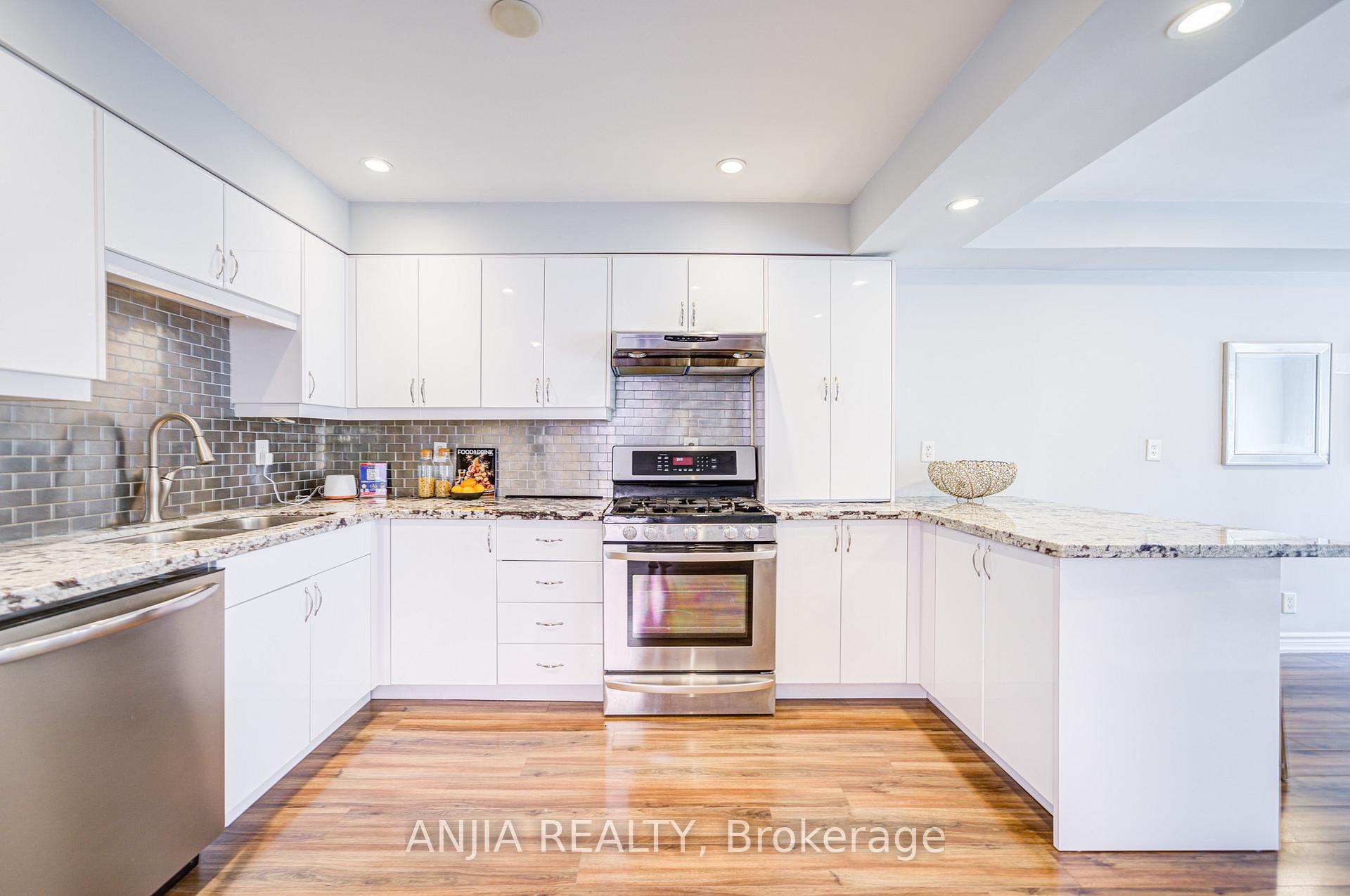 Photo 26 of 35 Martell Gate, Aurora, Bayview Northeast — HOMEH