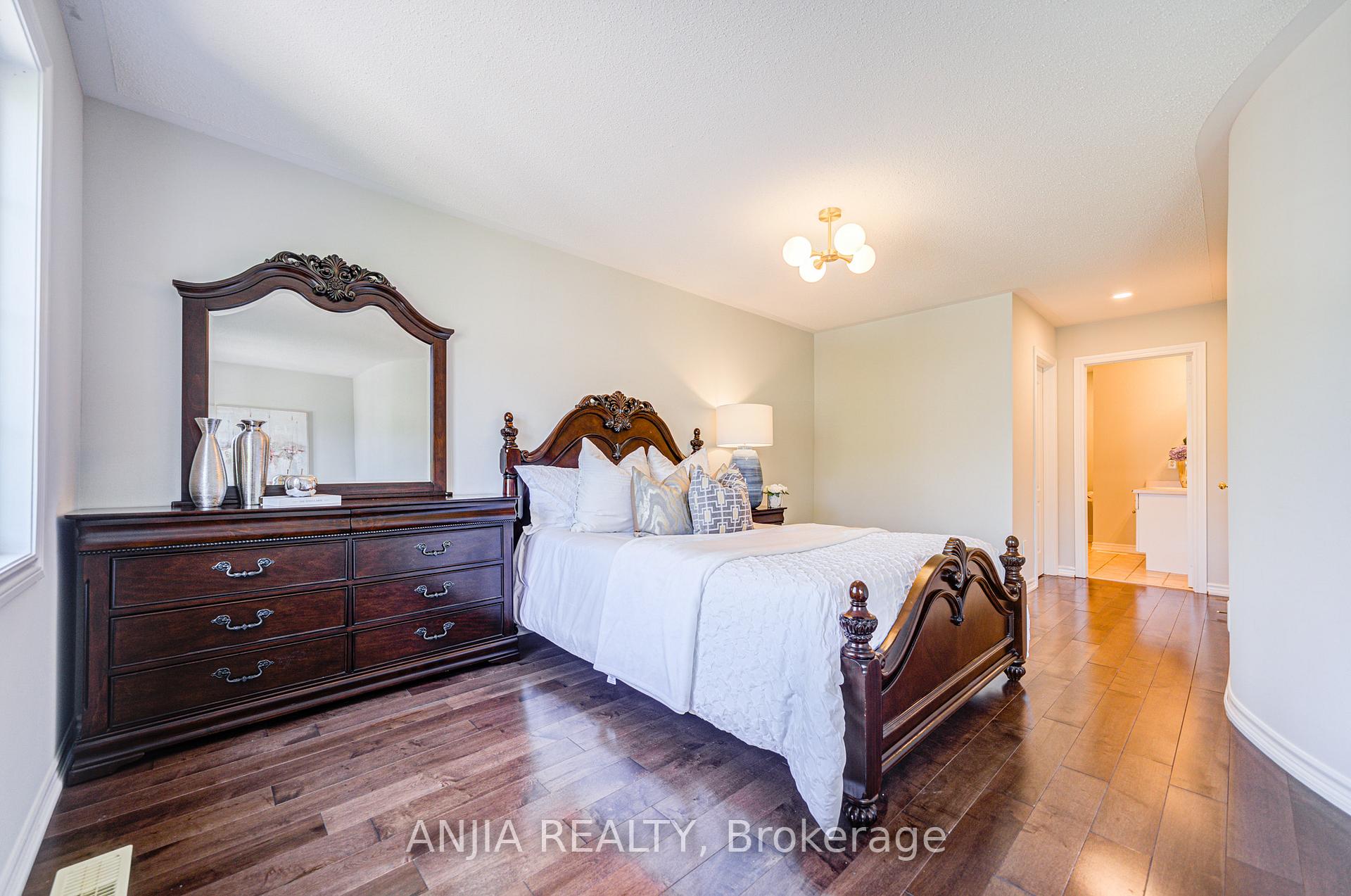 Photo 36 of 35 Martell Gate, Aurora, Bayview Northeast — HOMEH