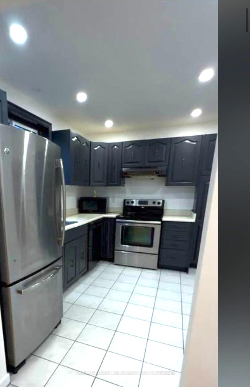Photo 5 of Unit Main Fl, 240 Twyn Rivers Drive, Pickering, Rougemount — HOMEH