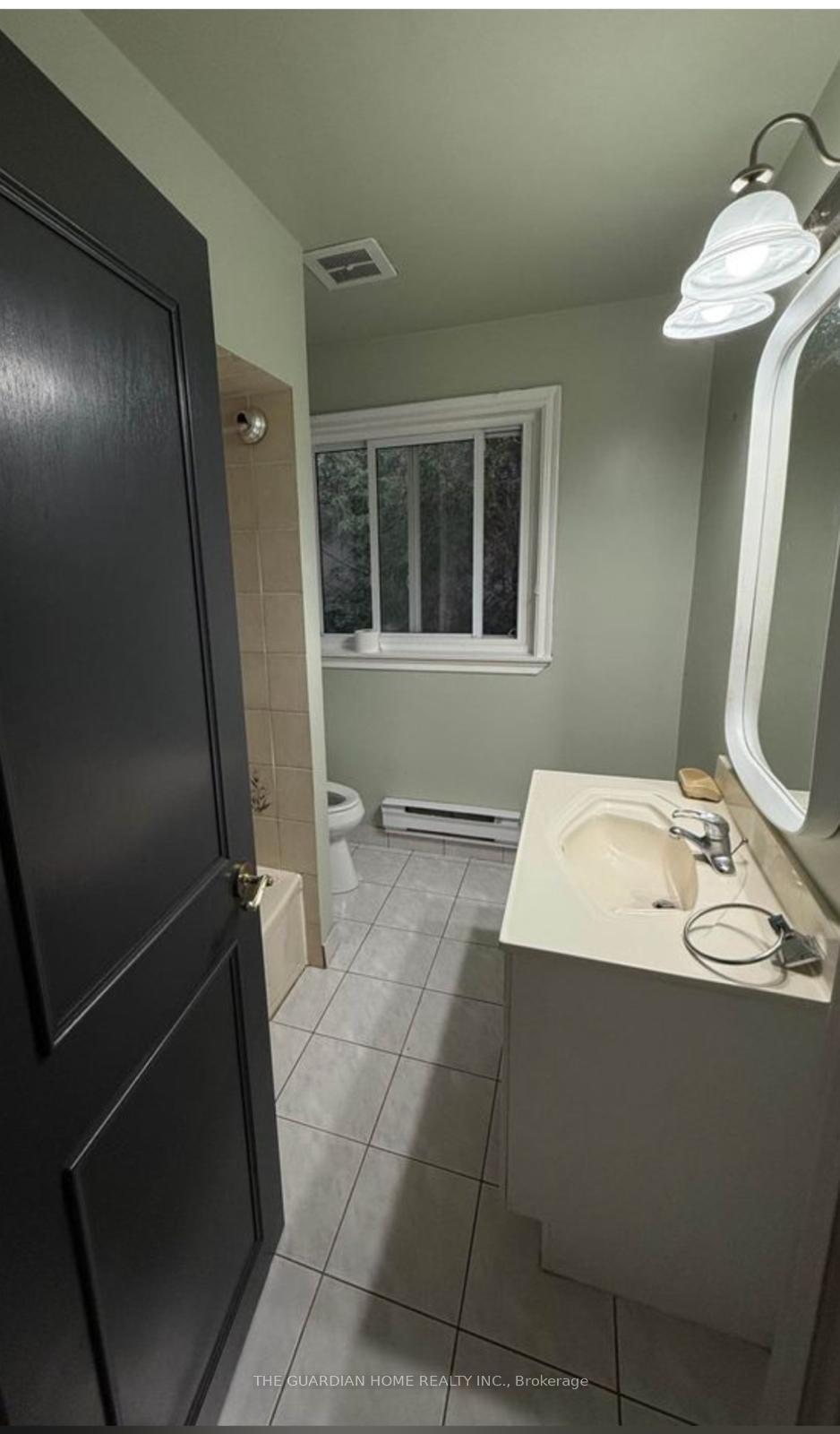 Photo 11 of Unit Main Fl, 240 Twyn Rivers Drive, Pickering, Rougemount — HOMEH