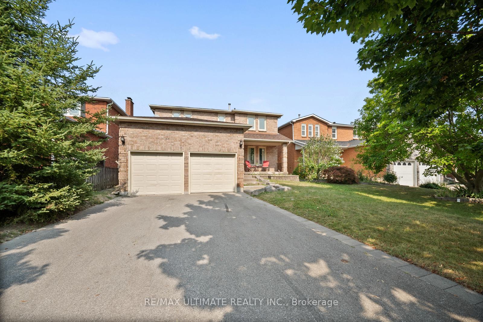Photo 1 of 210 Ridgefield Crescent, Vaughan, Maple — HOMEH