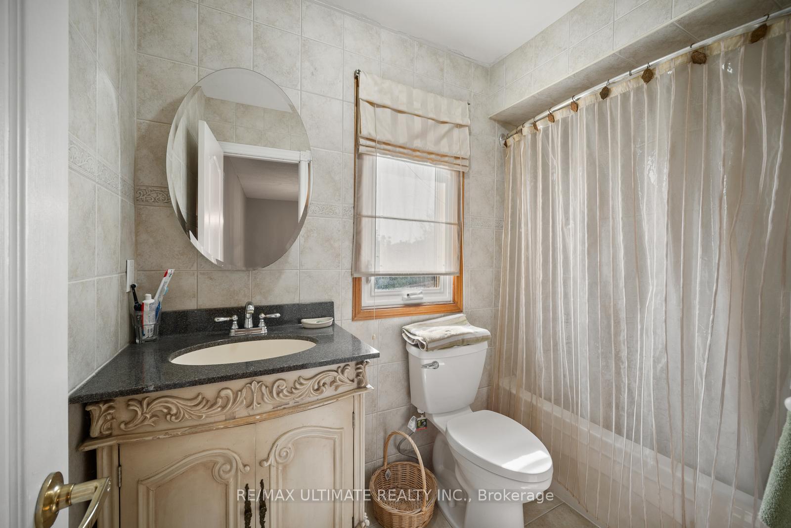 Photo 21 of 210 Ridgefield Crescent, Vaughan, Maple — HOMEH