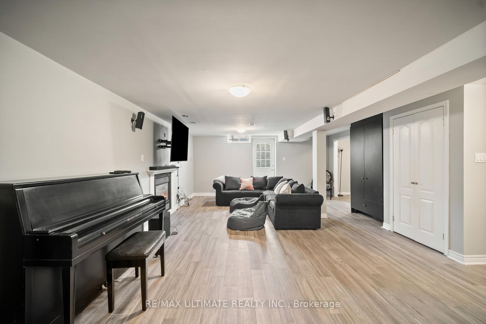 Photo 26 of 210 Ridgefield Crescent, Vaughan, Maple — HOMEH