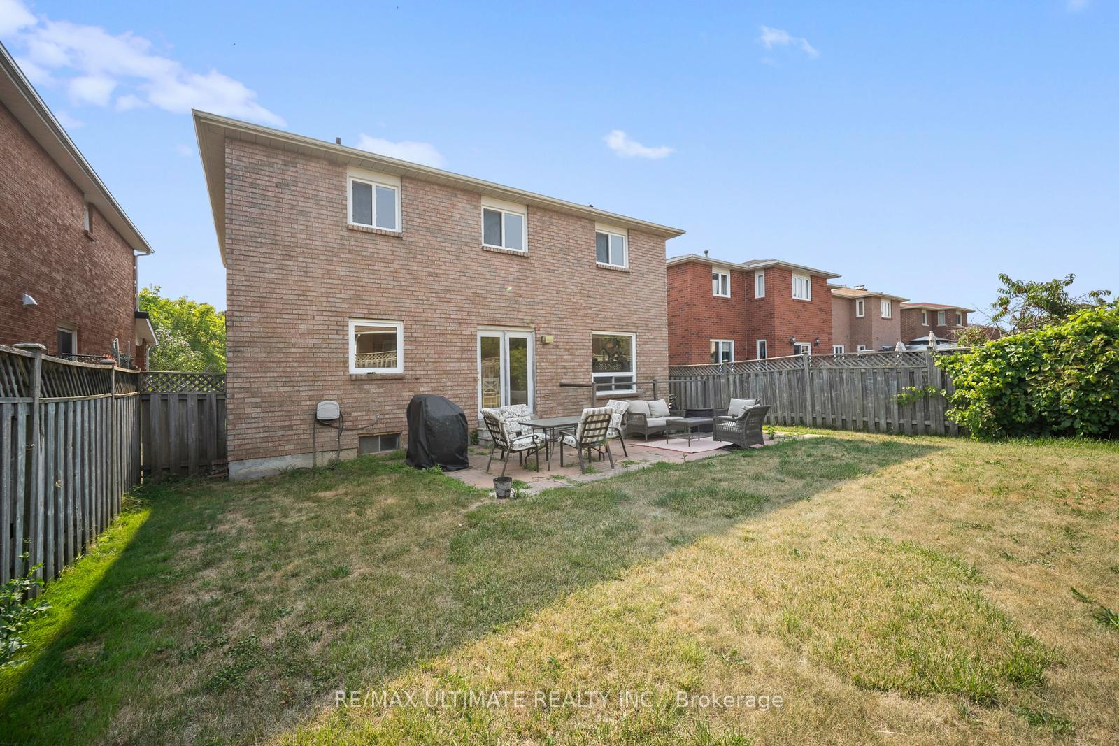 Photo 33 of 210 Ridgefield Crescent, Vaughan, Maple — HOMEH