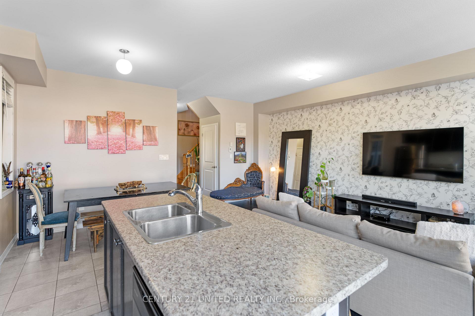 Photo 8 of 8 Lambdon Way, Whitby, Brooklin — HOMEH