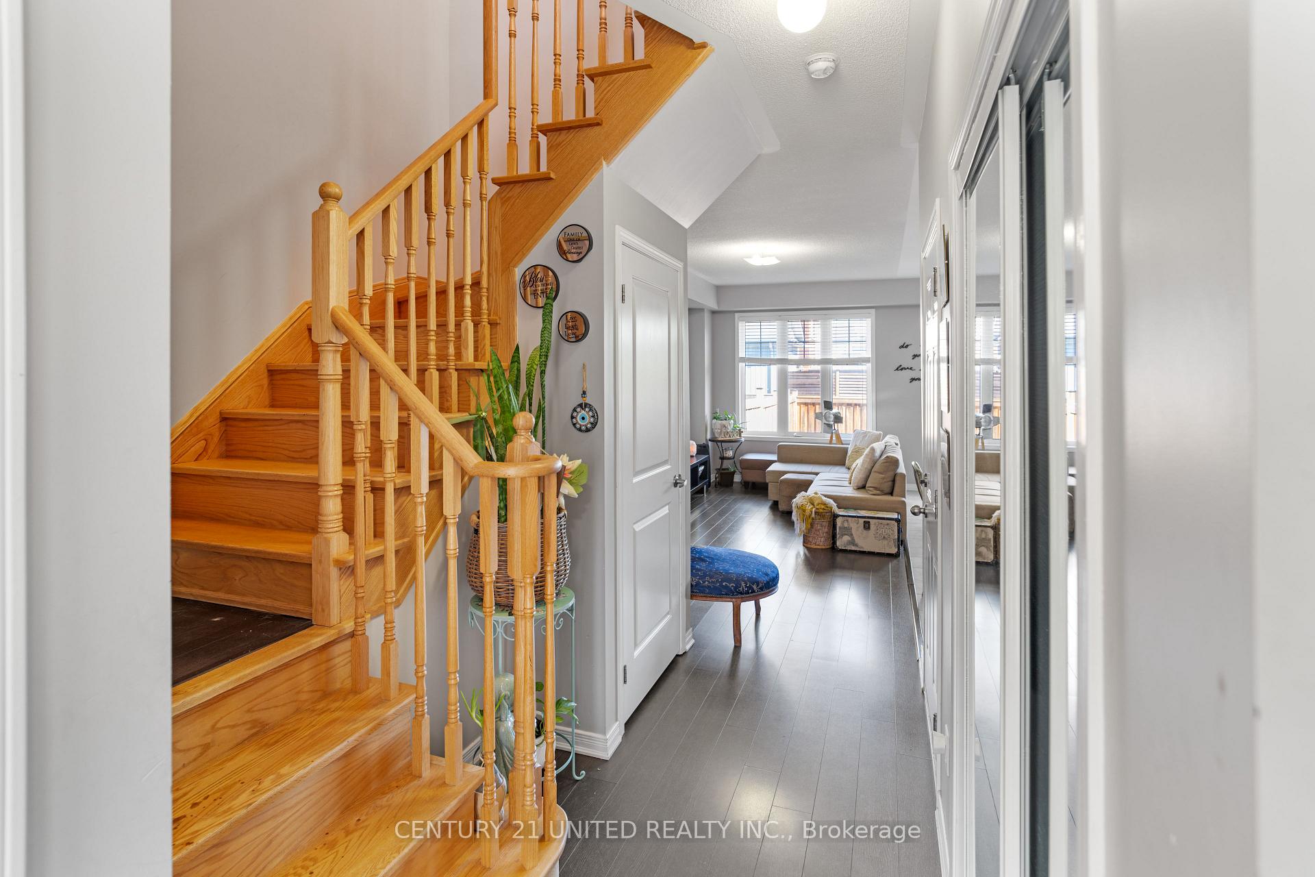 Photo 17 of 8 Lambdon Way, Whitby, Brooklin — HOMEH