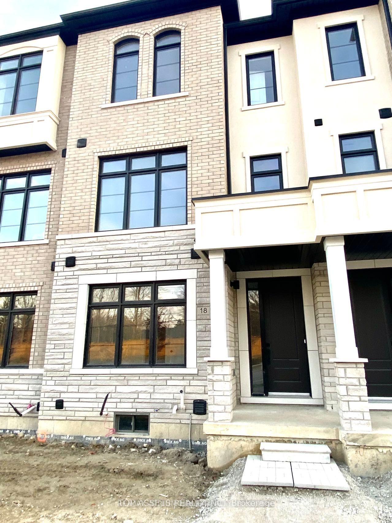 Photo 2 of 18 De La Roche Drive, Vaughan, Vellore Village — HOMEH
