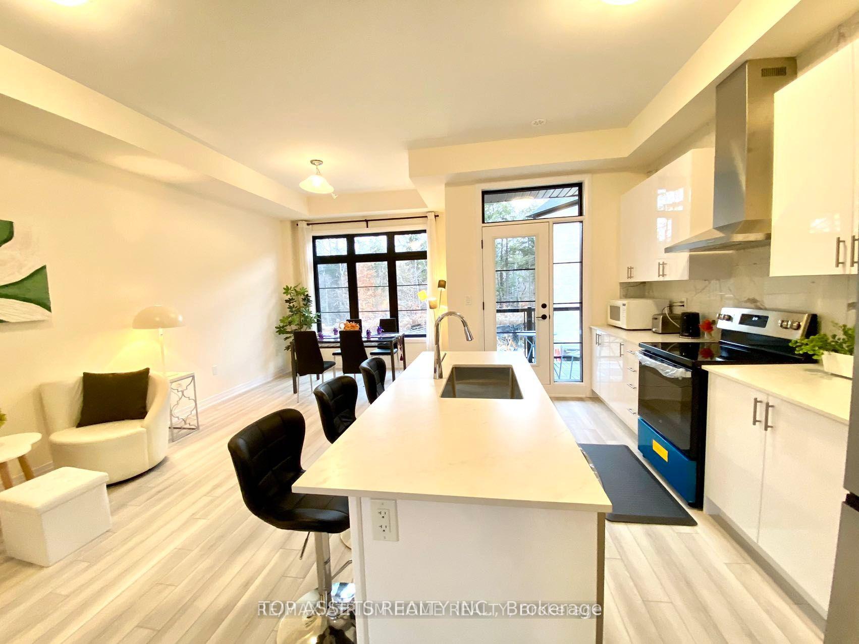 Photo 3 of 18 De La Roche Drive, Vaughan, Vellore Village — HOMEH
