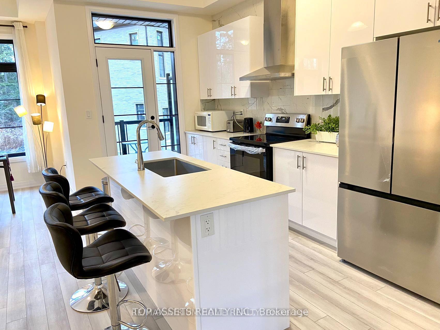 Photo 9 of 18 De La Roche Drive, Vaughan, Vellore Village — HOMEH