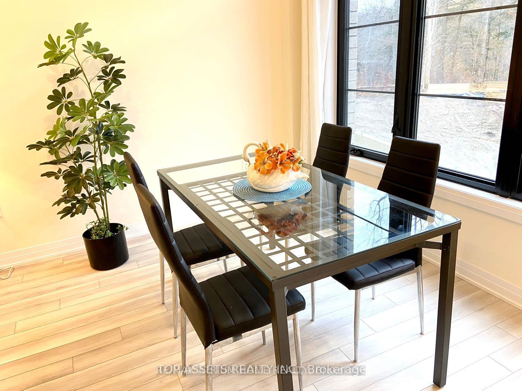 Photo 11 of 18 De La Roche Drive, Vaughan, Vellore Village — HOMEH