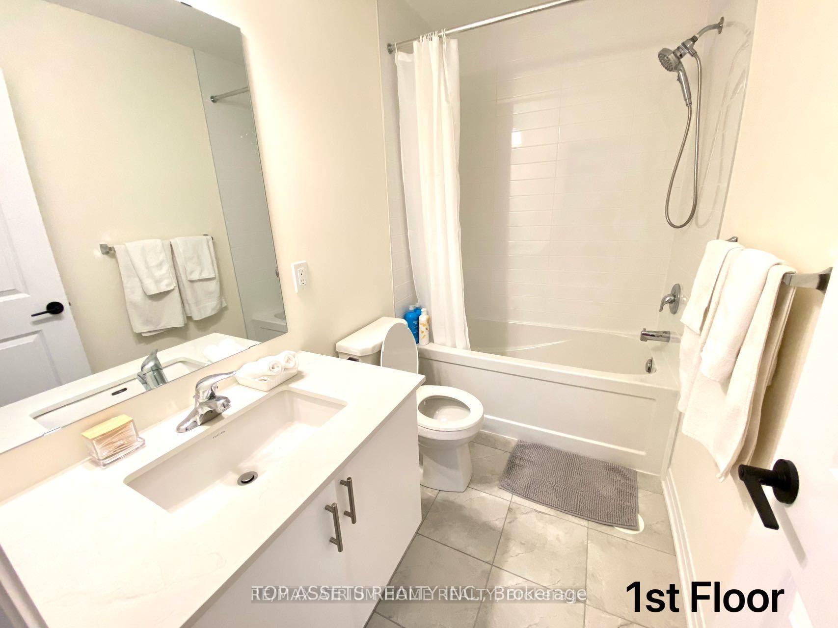 Photo 13 of 18 De La Roche Drive, Vaughan, Vellore Village — HOMEH