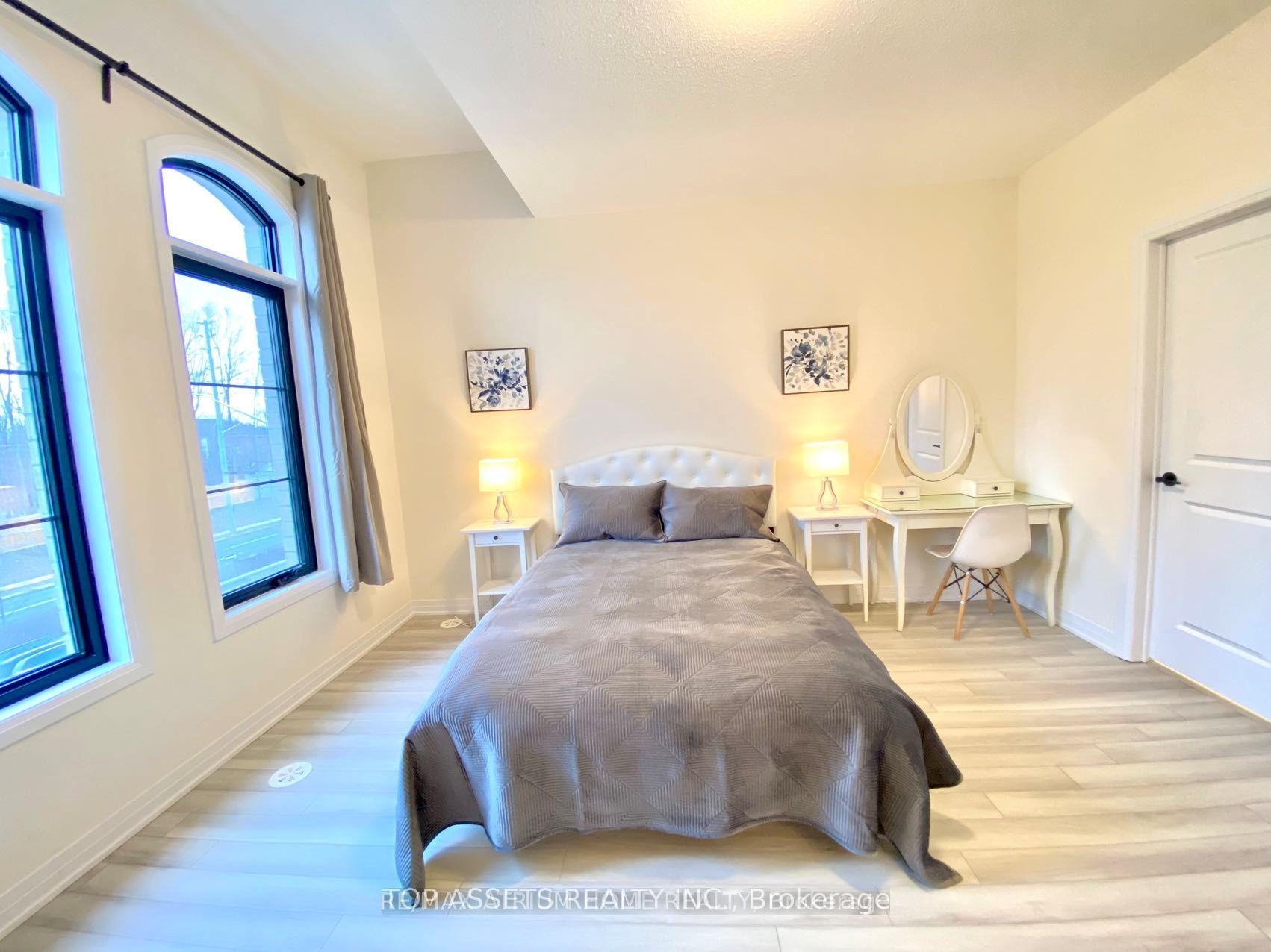 Photo 20 of 18 De La Roche Drive, Vaughan, Vellore Village — HOMEH