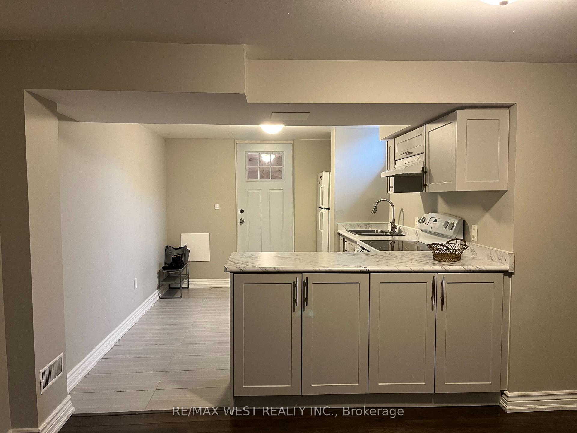 Photo 1 of Unit Bsmt, 255 Ridgefield Crescent, Vaughan, Maple — HOMEH