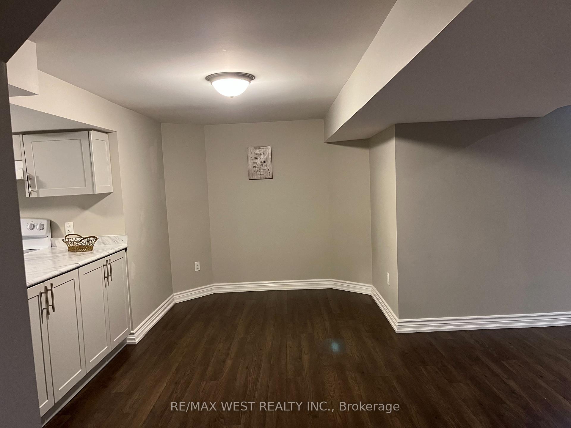 Photo 3 of Unit Bsmt, 255 Ridgefield Crescent, Vaughan, Maple — HOMEH