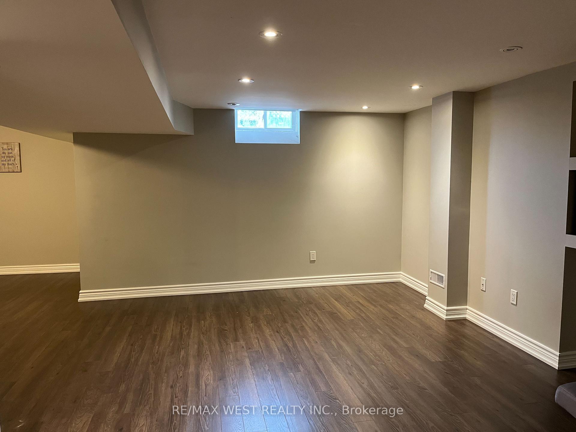 Photo 4 of Unit Bsmt, 255 Ridgefield Crescent, Vaughan, Maple — HOMEH
