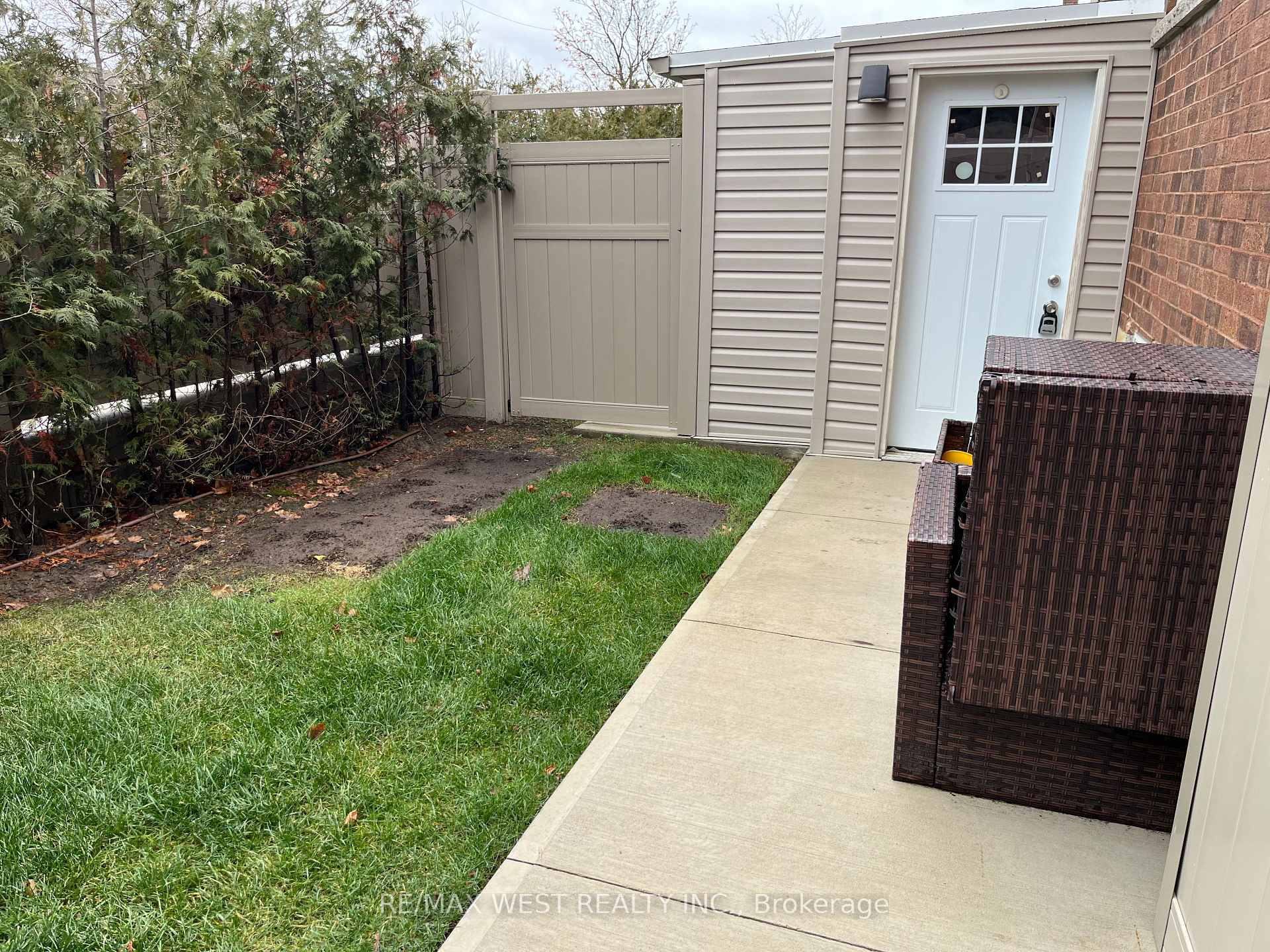 Photo 10 of Unit Bsmt, 255 Ridgefield Crescent, Vaughan, Maple — HOMEH