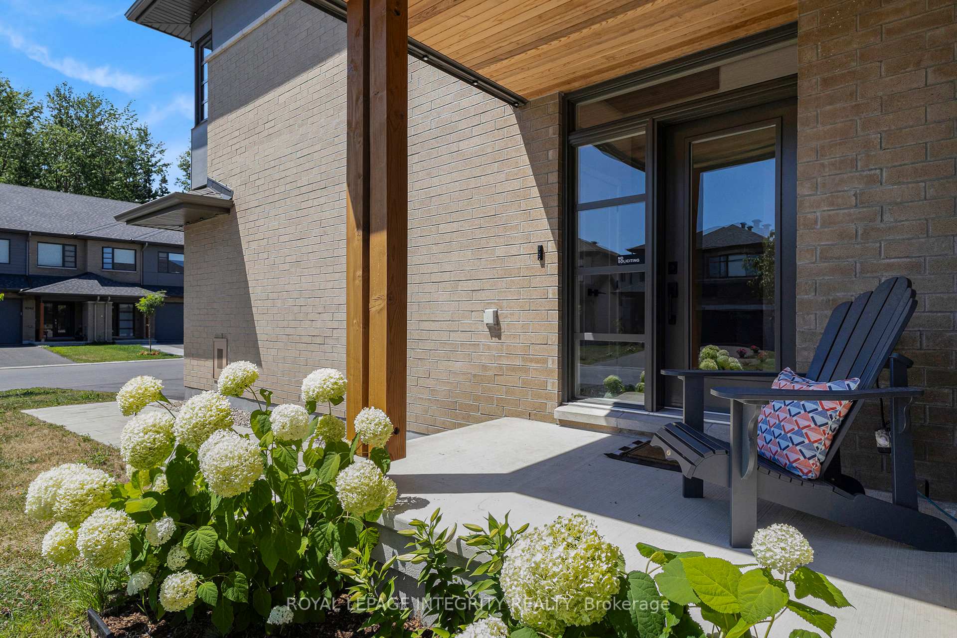 Photo 3 of 1043 Eider Street, Ottawa, Riverside South/Gloucester Glen — HOMEH