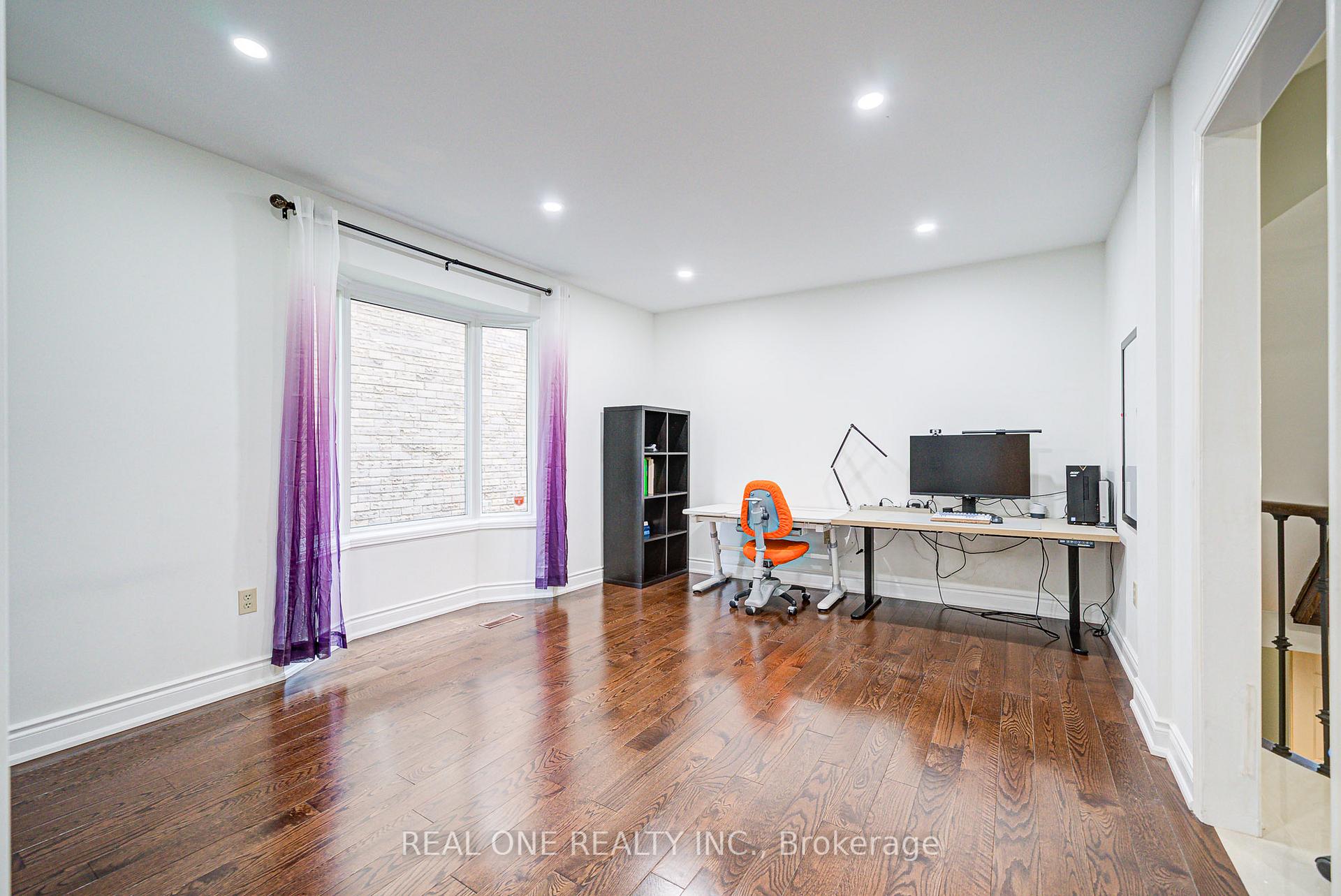 Photo 10 of 58 Joseph Aaron Boulevard, Vaughan, Brownridge — HOMEH