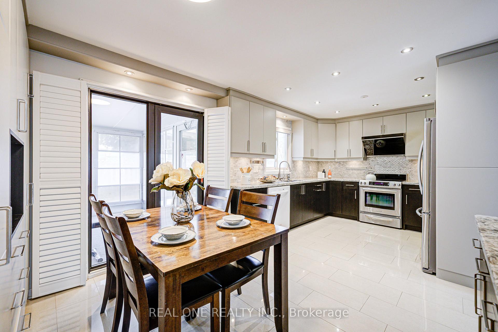 Photo 14 of 58 Joseph Aaron Boulevard, Vaughan, Brownridge — HOMEH