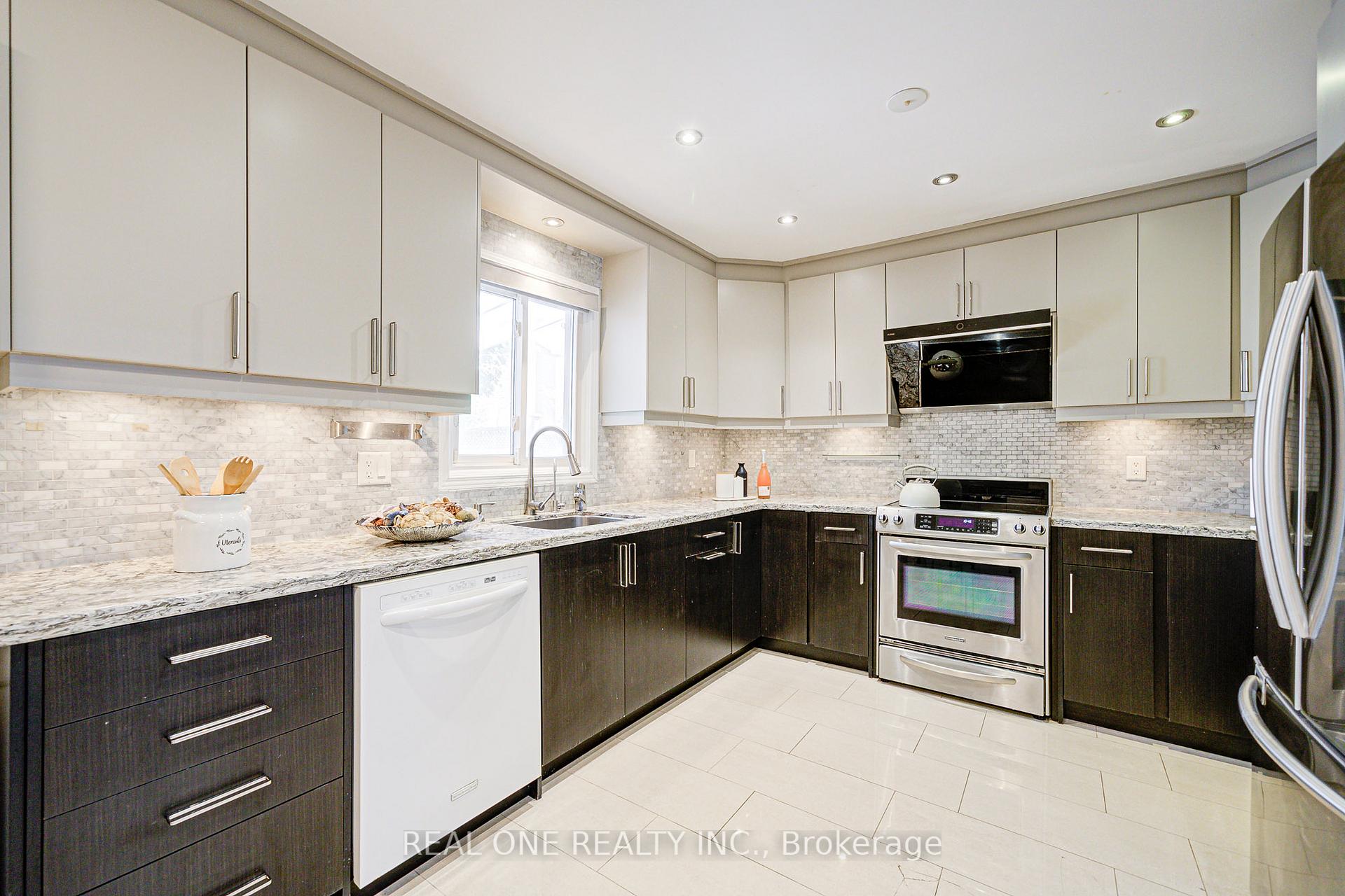 Photo 17 of 58 Joseph Aaron Boulevard, Vaughan, Brownridge — HOMEH