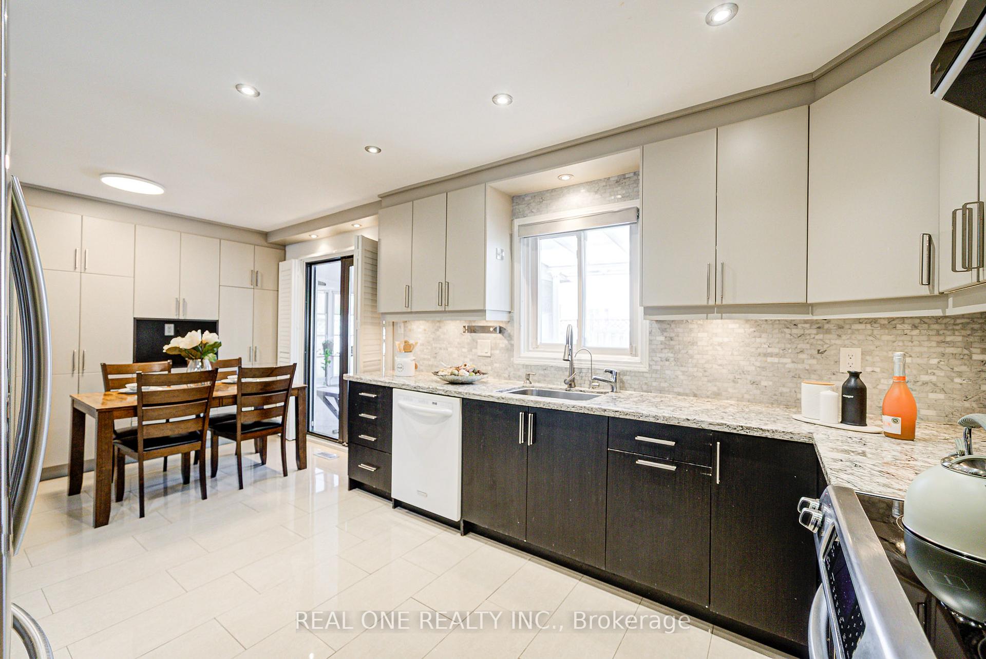 Photo 18 of 58 Joseph Aaron Boulevard, Vaughan, Brownridge — HOMEH