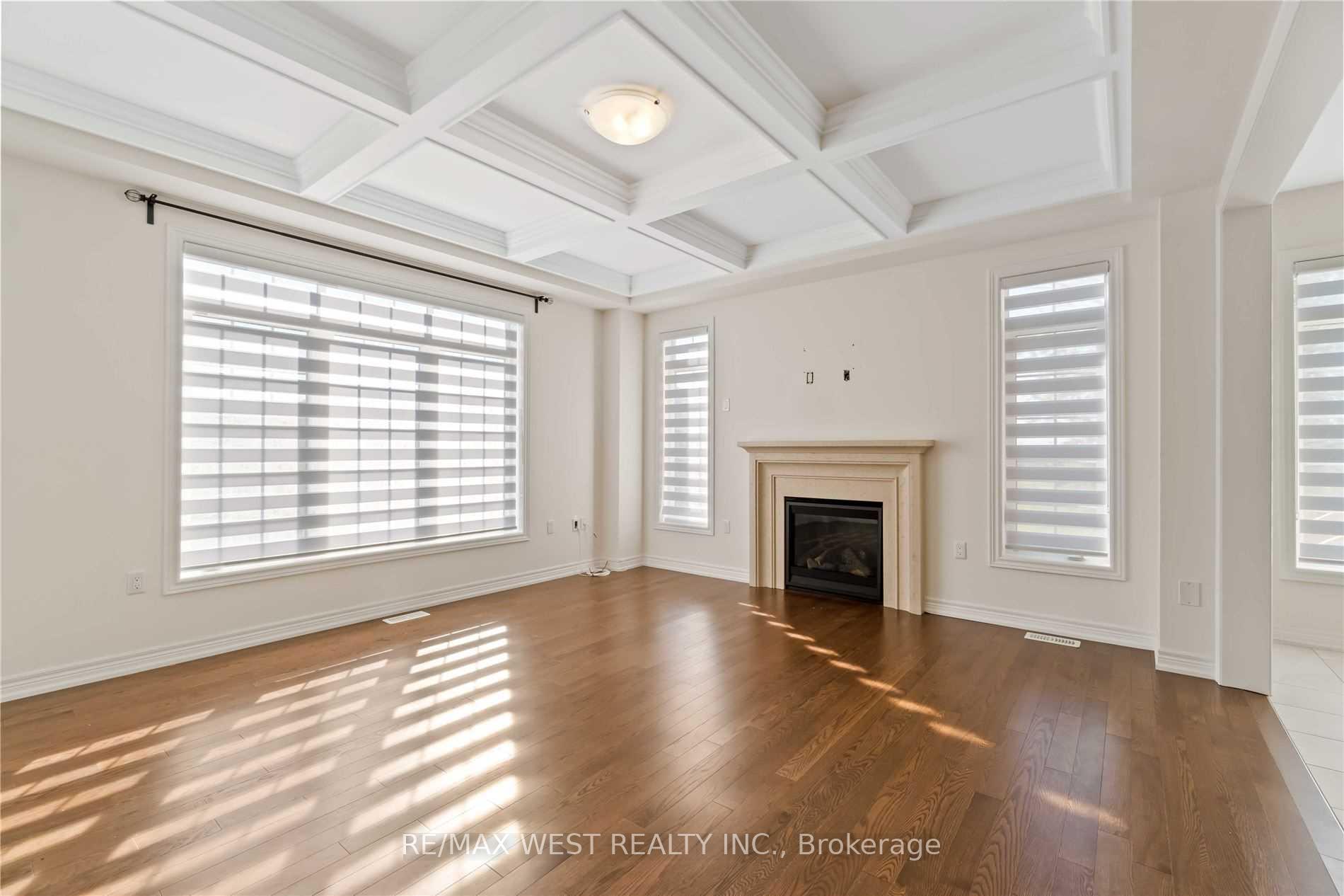 Photo 6 of 48 Boone Crescent, Vaughan, Kleinburg — HOMEH