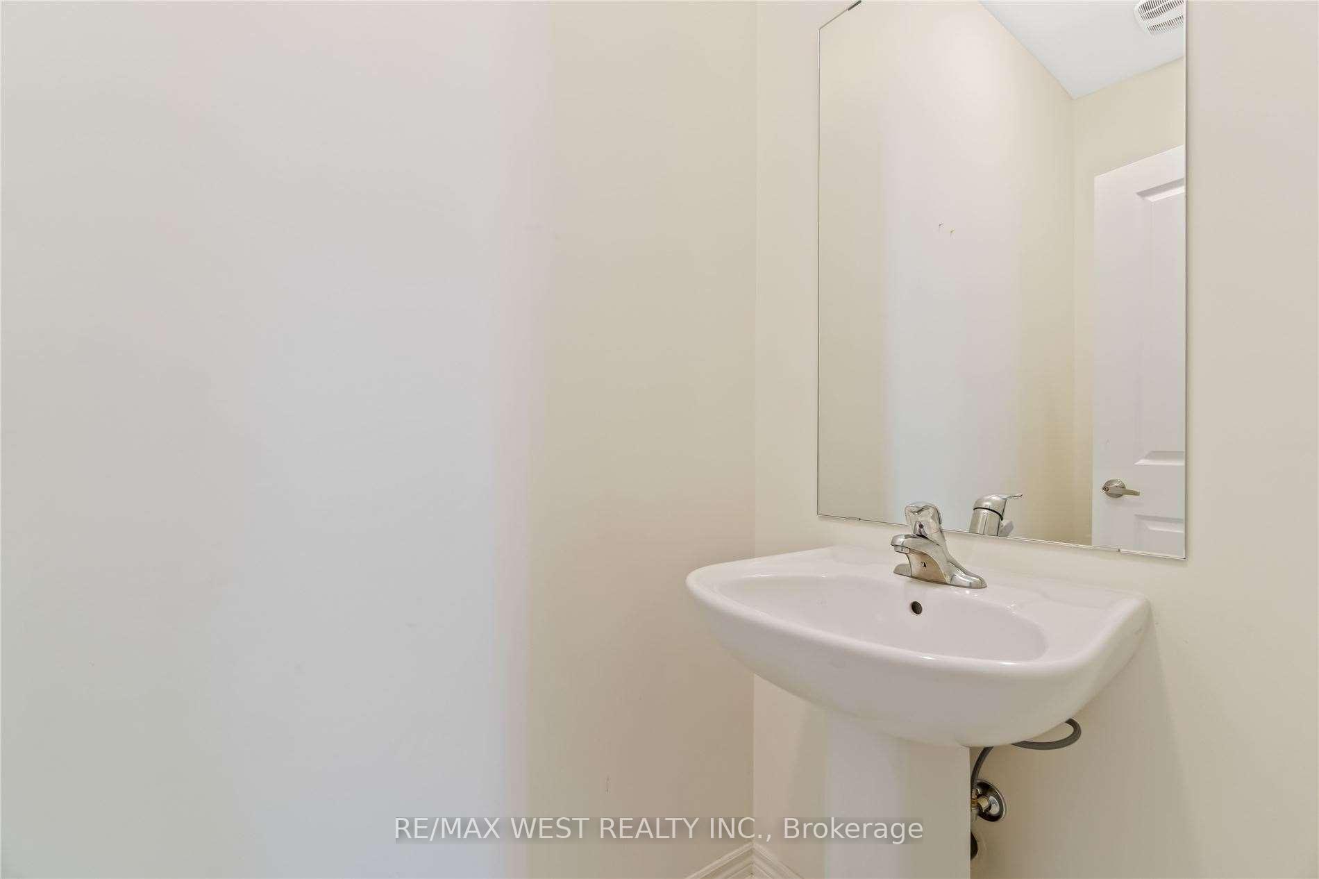Photo 11 of 48 Boone Crescent, Vaughan, Kleinburg — HOMEH