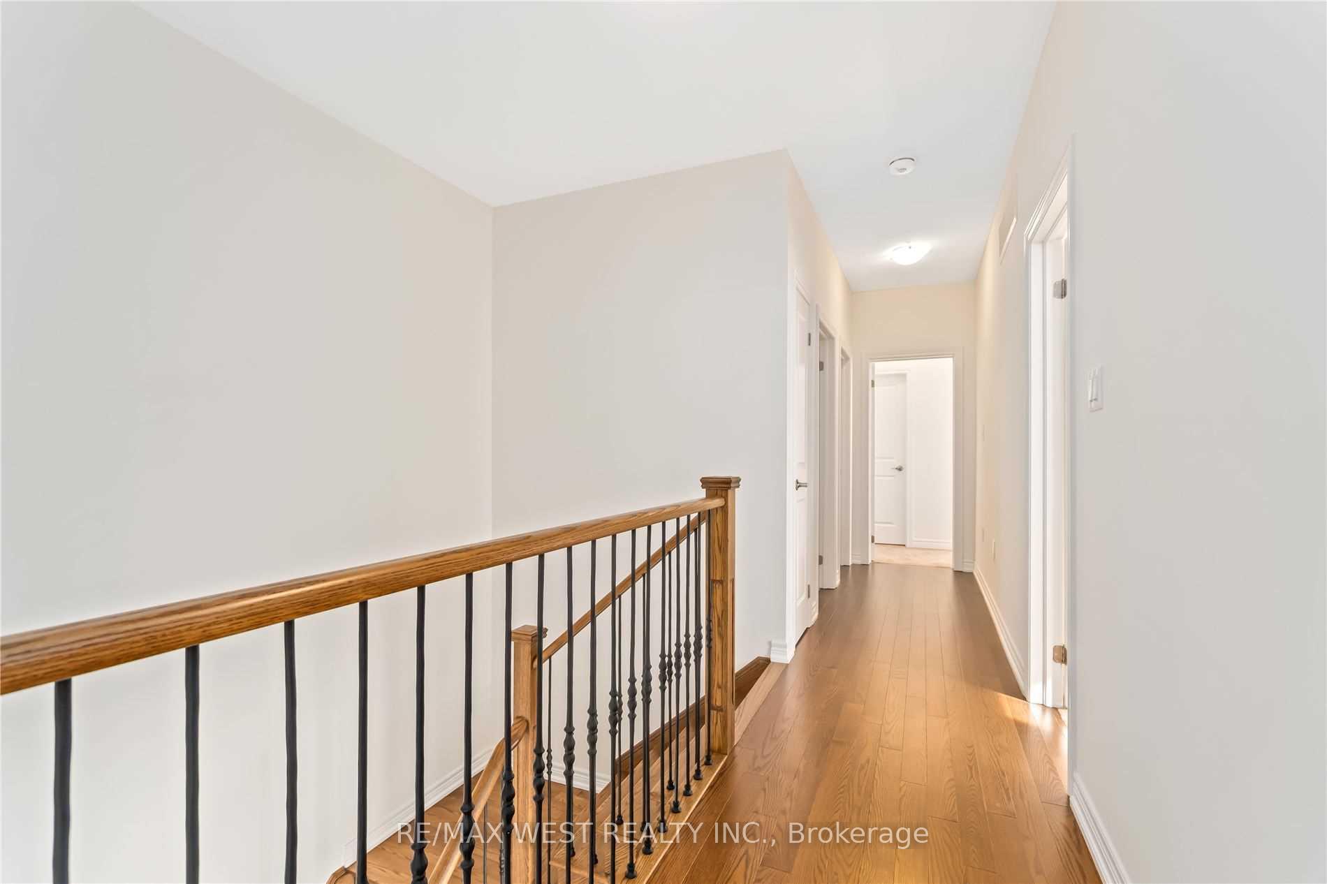 Photo 13 of 48 Boone Crescent, Vaughan, Kleinburg — HOMEH