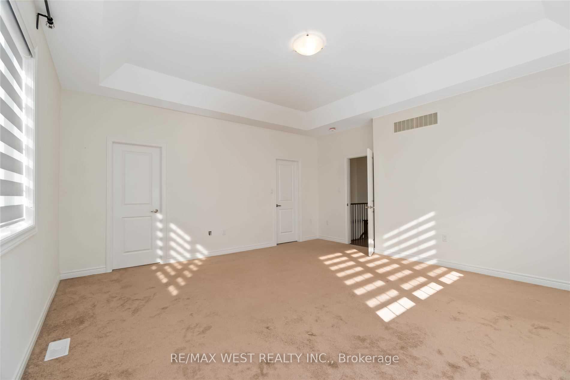 Photo 15 of 48 Boone Crescent, Vaughan, Kleinburg — HOMEH