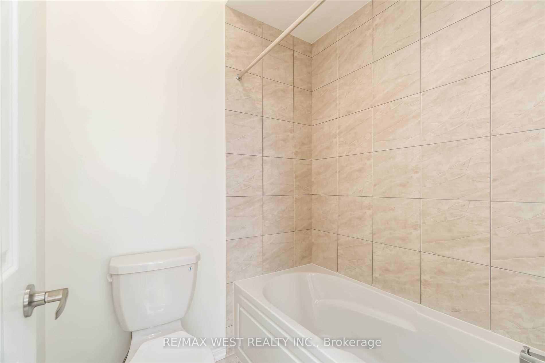 Photo 20 of 48 Boone Crescent, Vaughan, Kleinburg — HOMEH