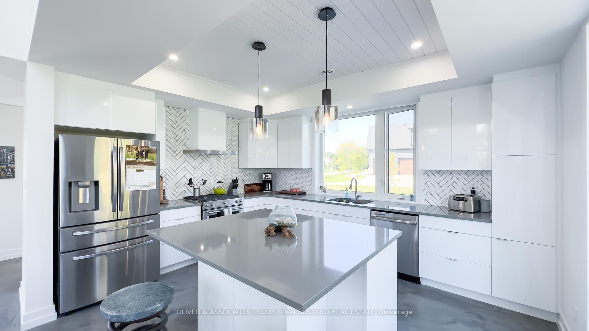Photo 15 of 71858 Sunridge Crescent, Bluewater, Hay — HOMEH